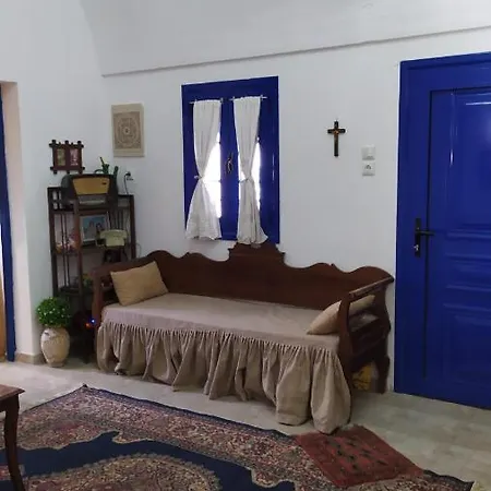 Nikolakis Traditional House In The Village. * Kamari (Santorini)