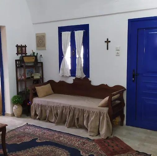 Nikolakis Traditional House In The Village. * Kamári