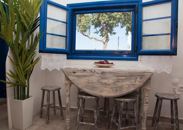 Nikolakis Traditional House In The Village. Kamári