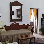 Nikolakis Traditional House In The Village. Semesterbostad *