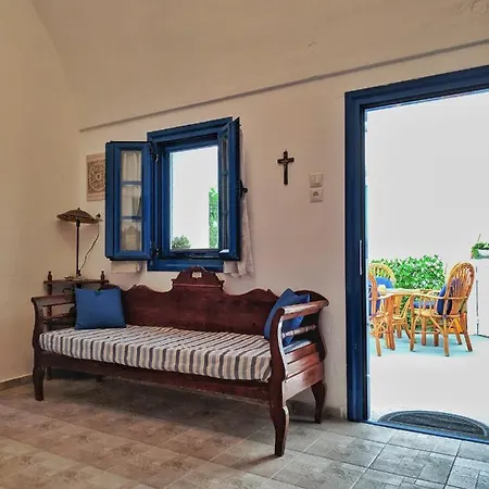 Nikolakis Traditional House In The Village. Tatil Evi